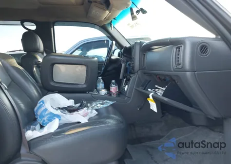 2003 Chevrolet Avalanche 1500 из США, поврежденный, VIN 3GNEC13T13G309461